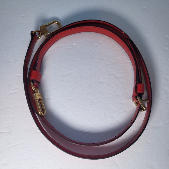 Louis Vuitton Vintage 1996 Red Epi Alma PM - Picture 15 of 17